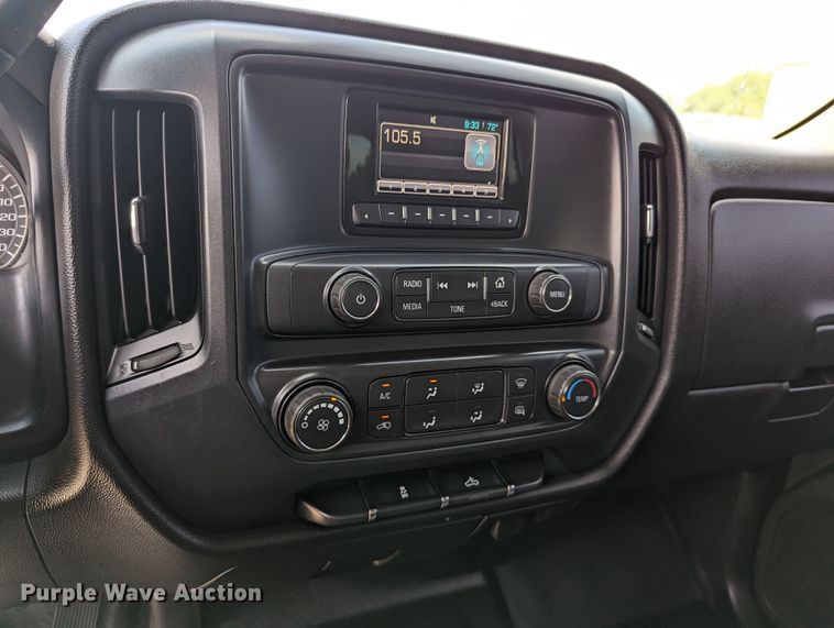 image for item MX9297 2015 Chevrolet 2500HD  Crew Cab pickup truck