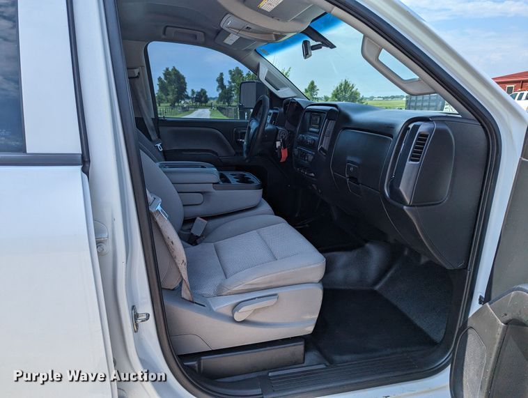 image for item MX9297 2015 Chevrolet 2500HD  Crew Cab pickup truck