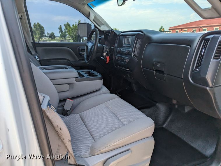 image for item MX9297 2015 Chevrolet 2500HD  Crew Cab pickup truck