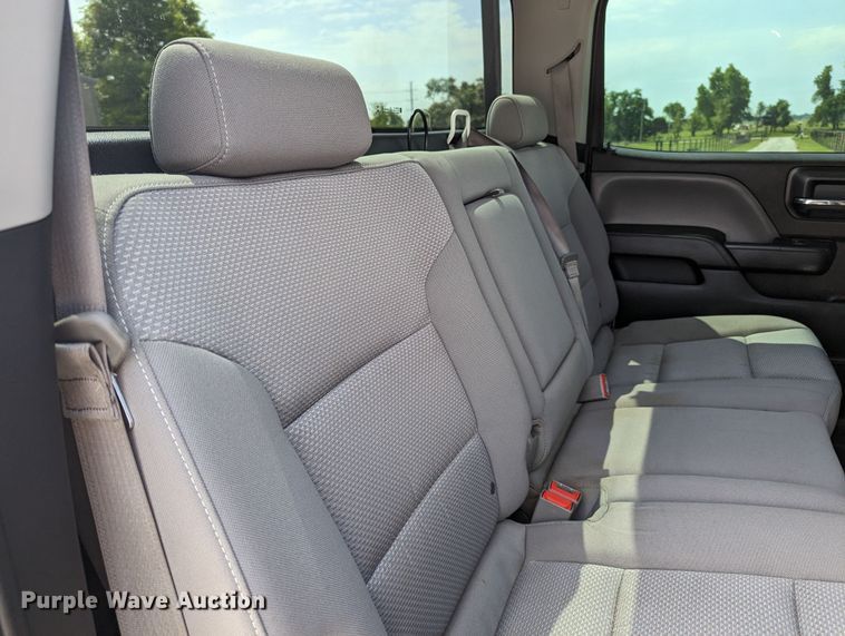 image for item MX9297 2015 Chevrolet 2500HD  Crew Cab pickup truck