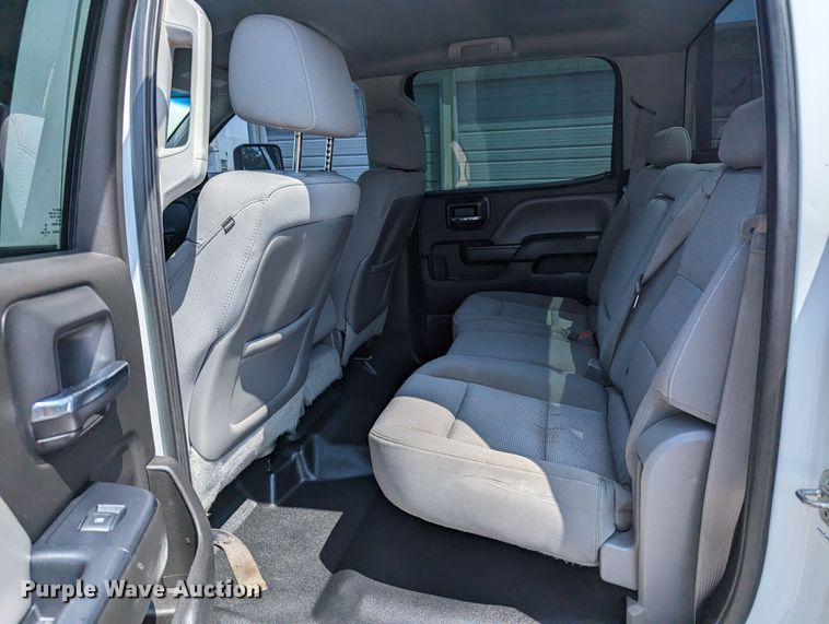 image for item MX9297 2015 Chevrolet 2500HD  Crew Cab pickup truck