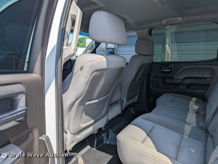 image for item MX9297 2015 Chevrolet 2500HD  Crew Cab pickup truck