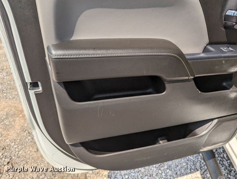 image for item MX9297 2015 Chevrolet 2500HD  Crew Cab pickup truck