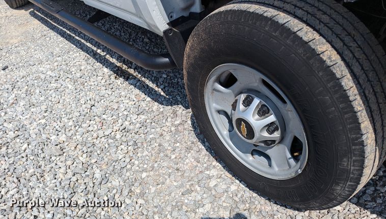 image for item MX9297 2015 Chevrolet 2500HD  Crew Cab pickup truck