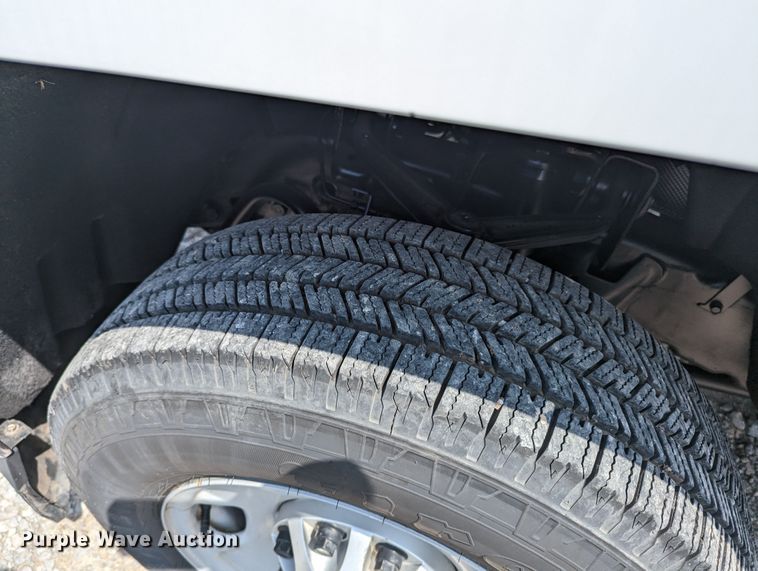 image for item MX9297 2015 Chevrolet 2500HD  Crew Cab pickup truck