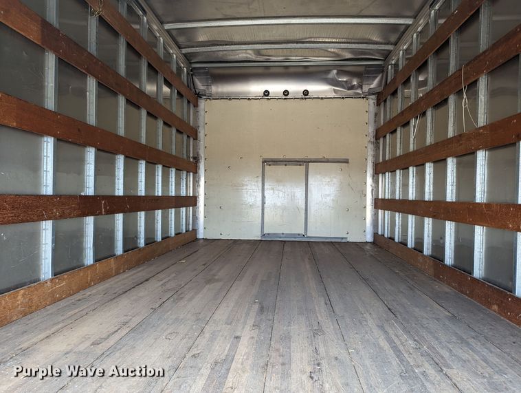 image for item MX9298 2002 GMC Savana  box truck