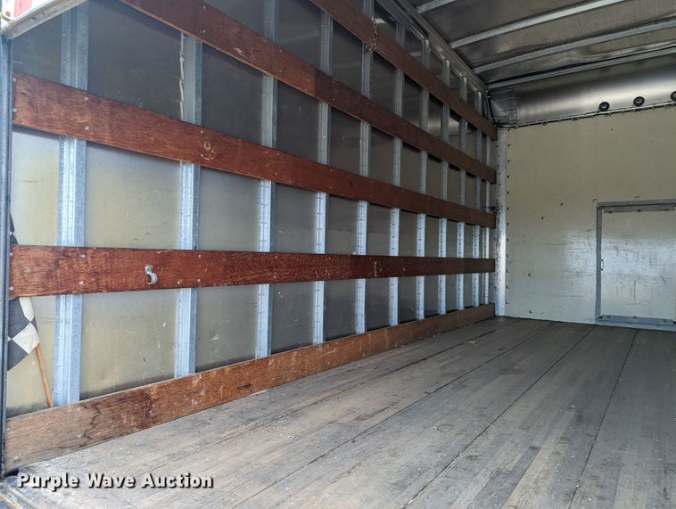 image for item MX9298 2002 GMC Savana  box truck