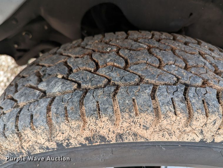 image for item MX9298 2002 GMC Savana  box truck