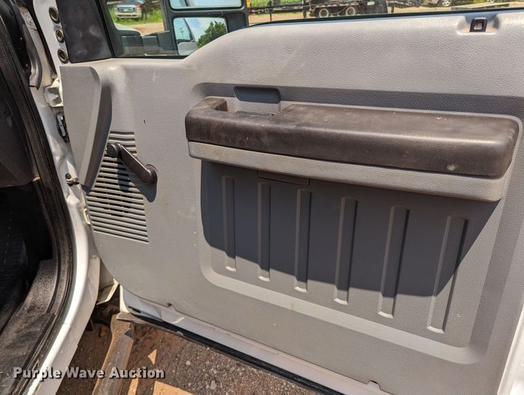 image for item MX9300 2012 Ford F550  SuperCab flatbed truck