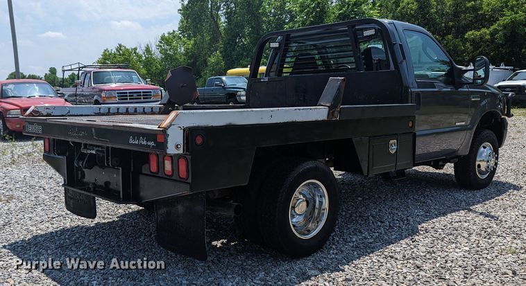 image for item MX9303 2006 Ford F350 Super Duty  bale bed pickup truck