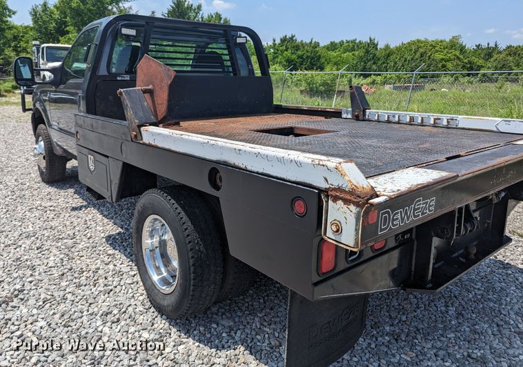 image for item MX9303 2006 Ford F350 Super Duty  bale bed pickup truck