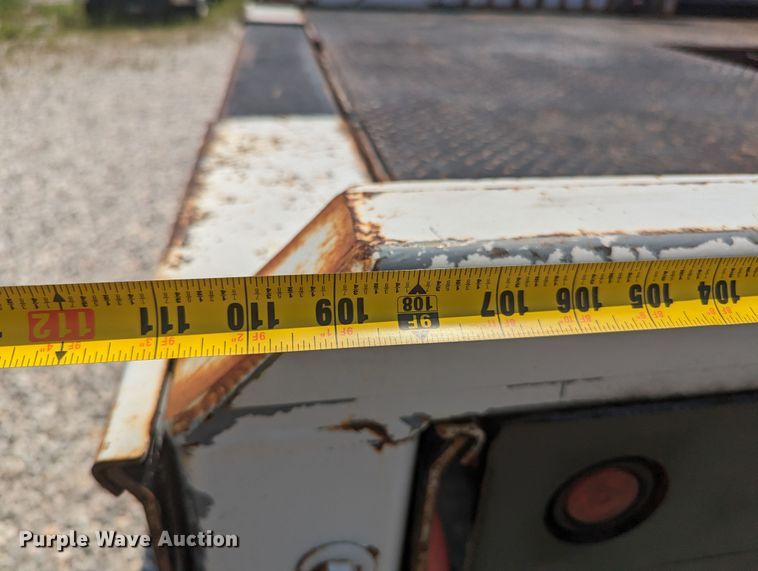 image for item MX9303 2006 Ford F350 Super Duty  bale bed pickup truck