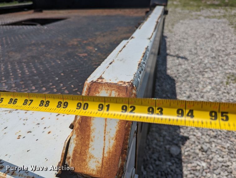 image for item MX9303 2006 Ford F350 Super Duty  bale bed pickup truck