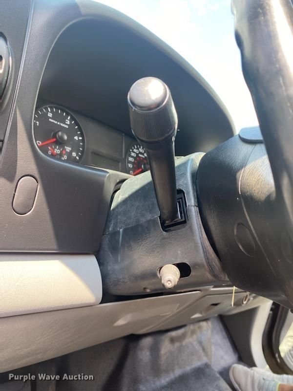 image for item MX9303 2006 Ford F350 Super Duty  bale bed pickup truck