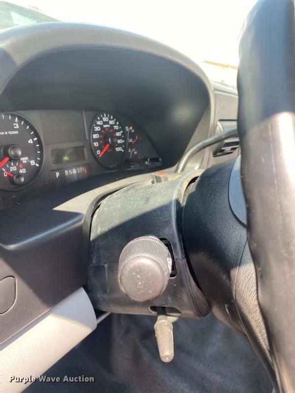 image for item MX9303 2006 Ford F350 Super Duty  bale bed pickup truck