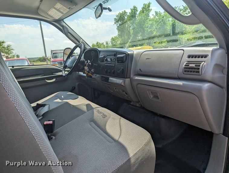 image for item MX9303 2006 Ford F350 Super Duty  bale bed pickup truck