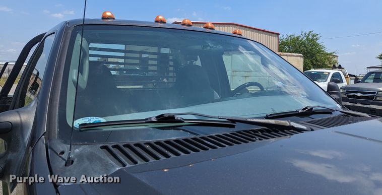 image for item MX9303 2006 Ford F350 Super Duty  bale bed pickup truck