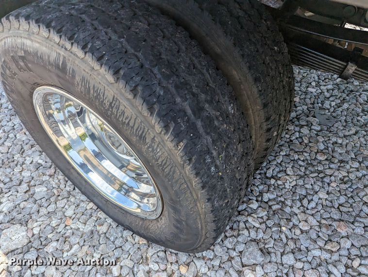 image for item MX9303 2006 Ford F350 Super Duty  bale bed pickup truck