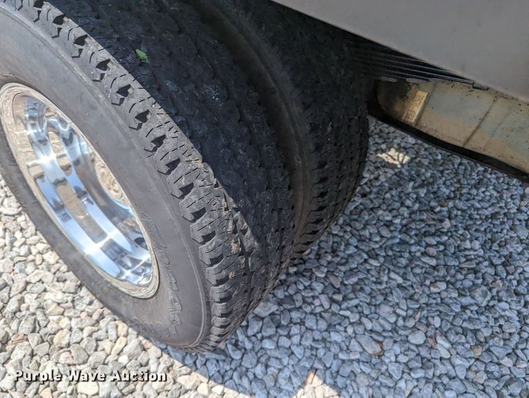 image for item MX9303 2006 Ford F350 Super Duty  bale bed pickup truck