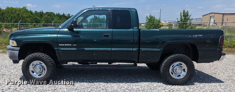 image for item MX9304 1999 Dodge Ram 2500  Quad Cab pickup truck