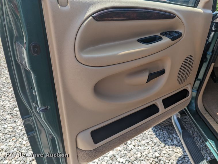 image for item MX9304 1999 Dodge Ram 2500  Quad Cab pickup truck