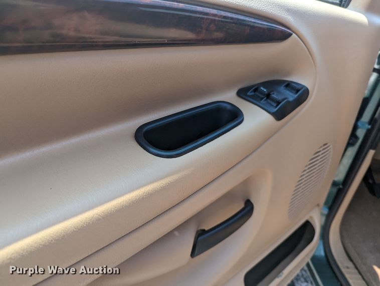 image for item MX9304 1999 Dodge Ram 2500  Quad Cab pickup truck