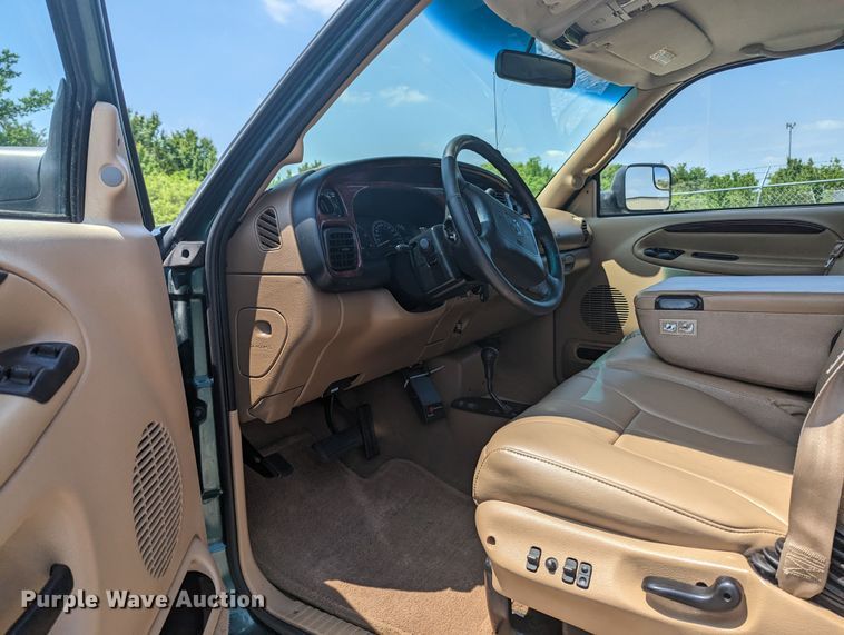 image for item MX9304 1999 Dodge Ram 2500  Quad Cab pickup truck