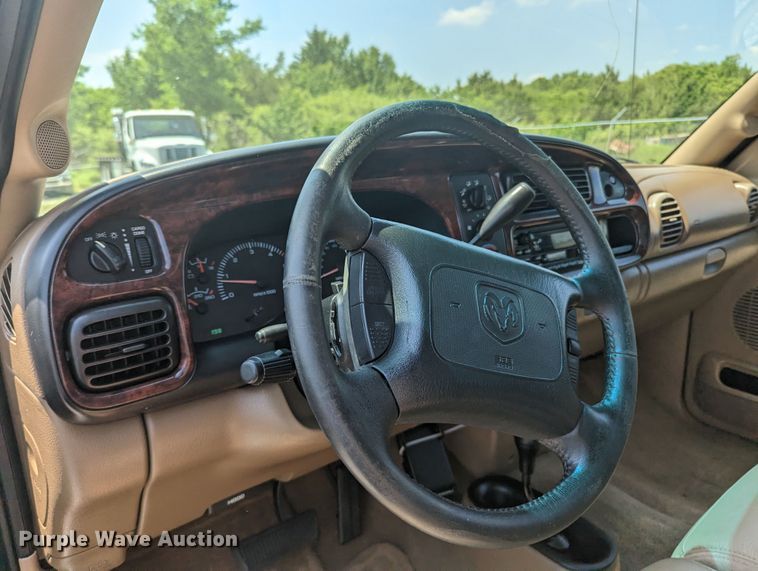 image for item MX9304 1999 Dodge Ram 2500  Quad Cab pickup truck