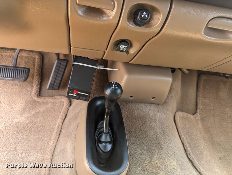 image for item MX9304 1999 Dodge Ram 2500  Quad Cab pickup truck