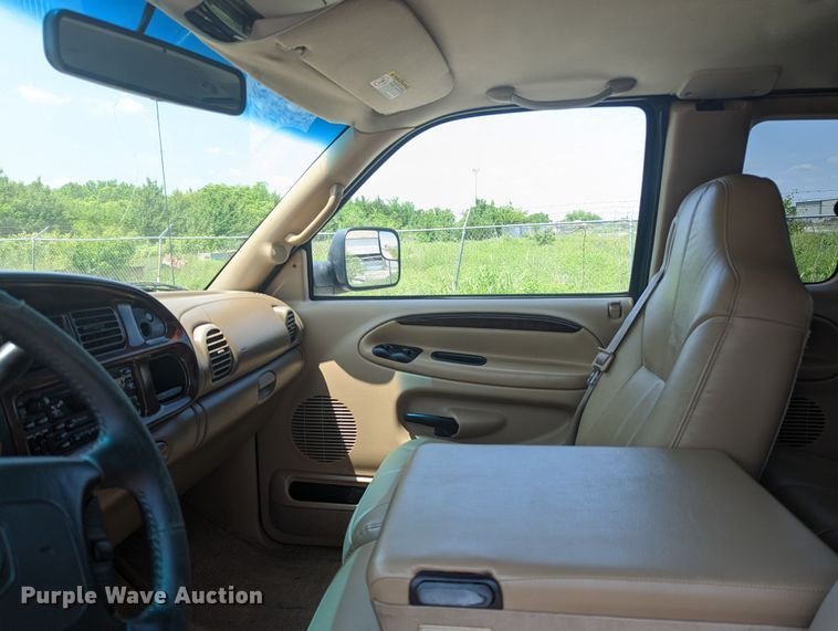 image for item MX9304 1999 Dodge Ram 2500  Quad Cab pickup truck