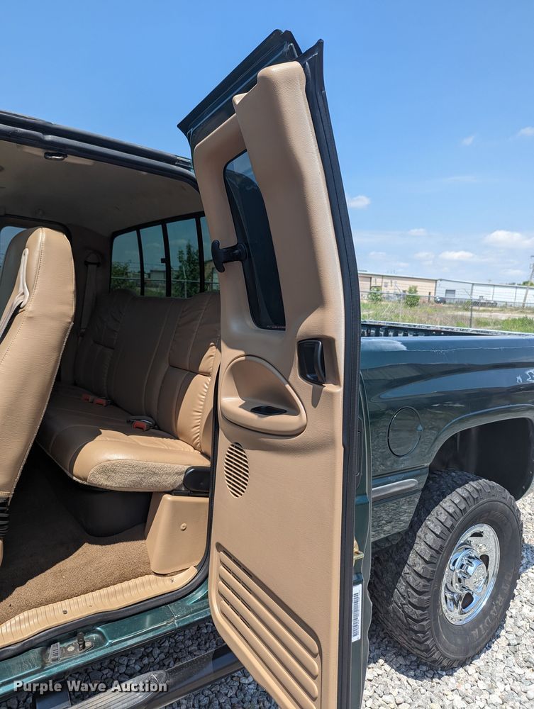 image for item MX9304 1999 Dodge Ram 2500  Quad Cab pickup truck