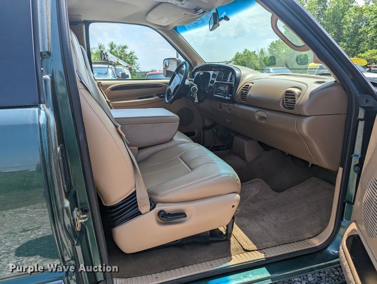 image for item MX9304 1999 Dodge Ram 2500  Quad Cab pickup truck