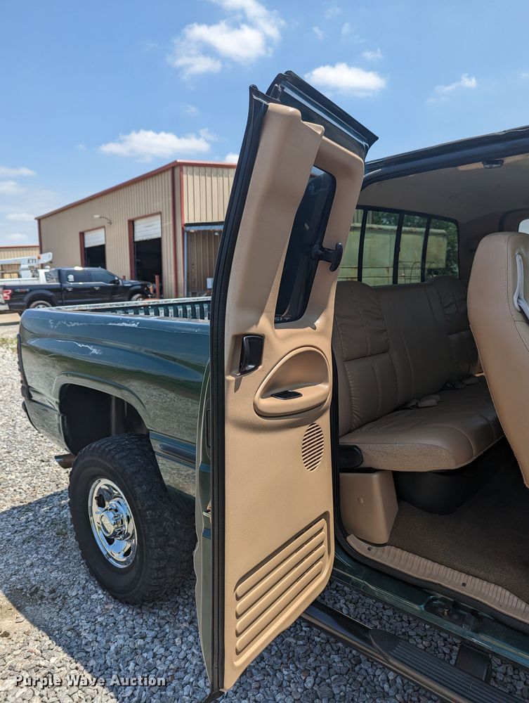 image for item MX9304 1999 Dodge Ram 2500  Quad Cab pickup truck