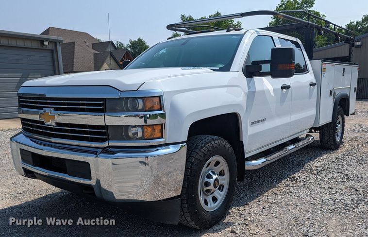 image for item MX9311 2015 Chevrolet Silverado 3500HD  Crew Cab utility bed pickup truck