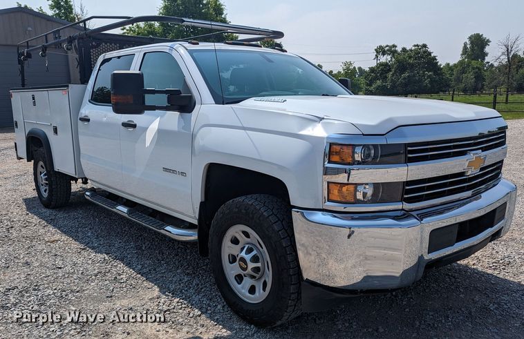 image for item MX9311 2015 Chevrolet Silverado 3500HD  Crew Cab utility bed pickup truck