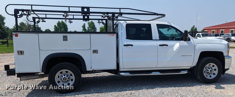 image for item MX9311 2015 Chevrolet Silverado 3500HD  Crew Cab utility bed pickup truck