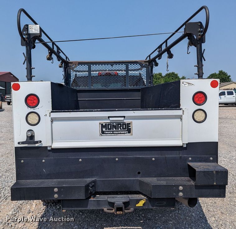 image for item MX9311 2015 Chevrolet Silverado 3500HD  Crew Cab utility bed pickup truck