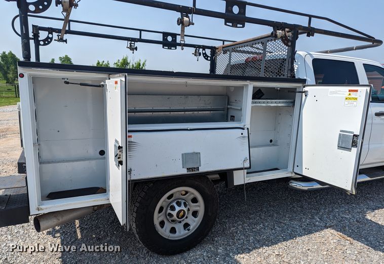 image for item MX9311 2015 Chevrolet Silverado 3500HD  Crew Cab utility bed pickup truck