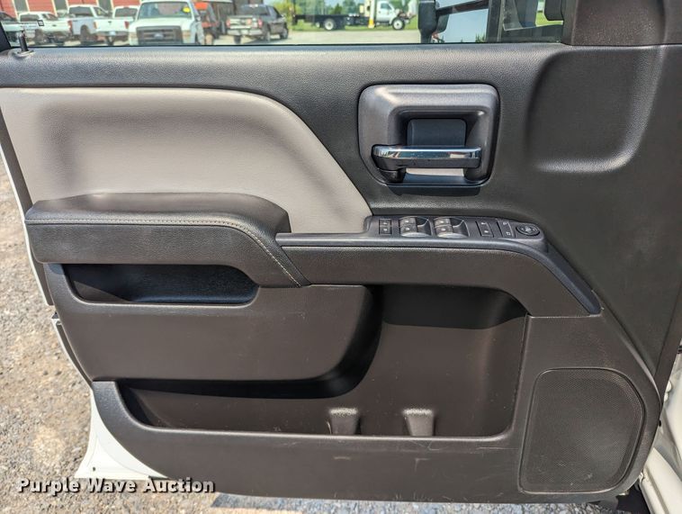 image for item MX9311 2015 Chevrolet Silverado 3500HD  Crew Cab utility bed pickup truck