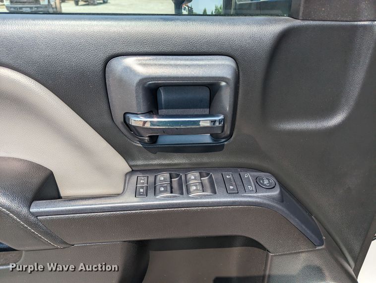 image for item MX9311 2015 Chevrolet Silverado 3500HD  Crew Cab utility bed pickup truck