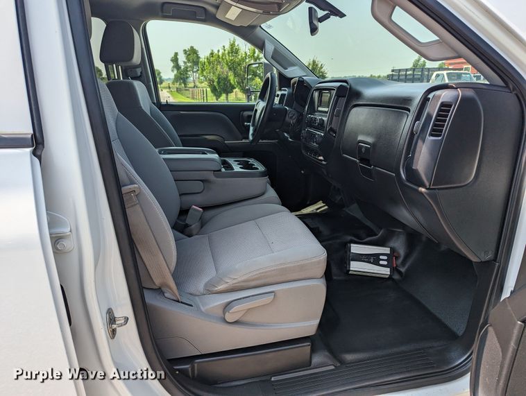 image for item MX9311 2015 Chevrolet Silverado 3500HD  Crew Cab utility bed pickup truck