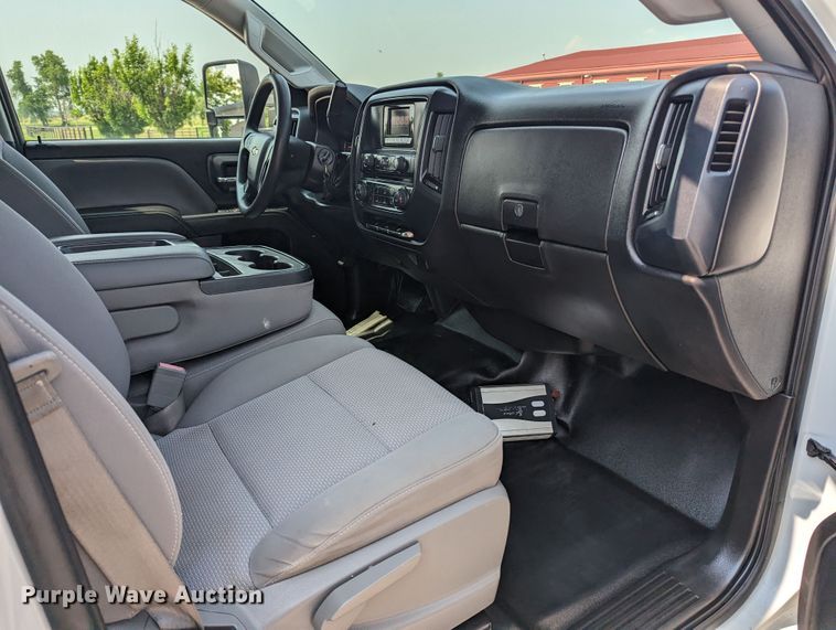 image for item MX9311 2015 Chevrolet Silverado 3500HD  Crew Cab utility bed pickup truck