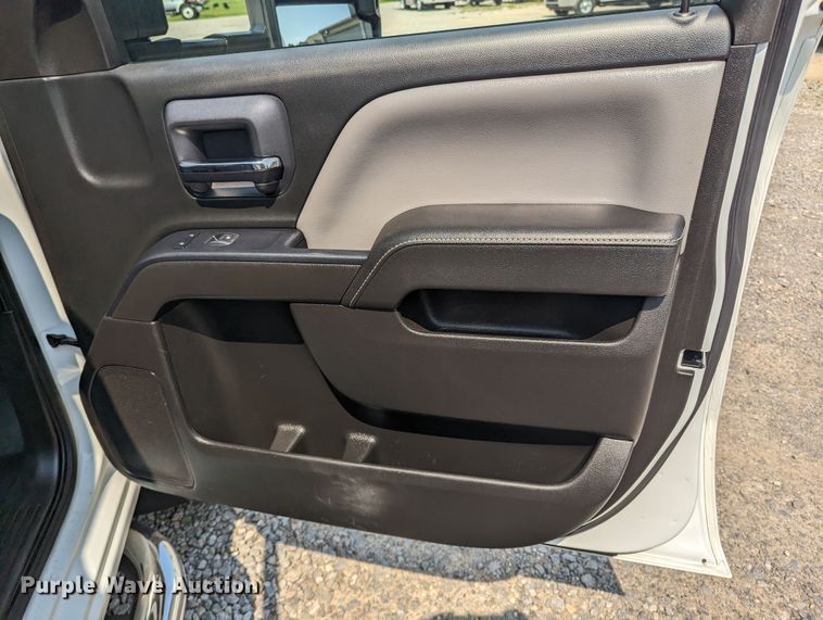 image for item MX9311 2015 Chevrolet Silverado 3500HD  Crew Cab utility bed pickup truck