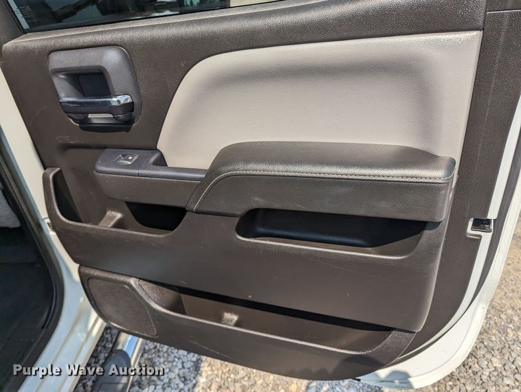 image for item MX9311 2015 Chevrolet Silverado 3500HD  Crew Cab utility bed pickup truck