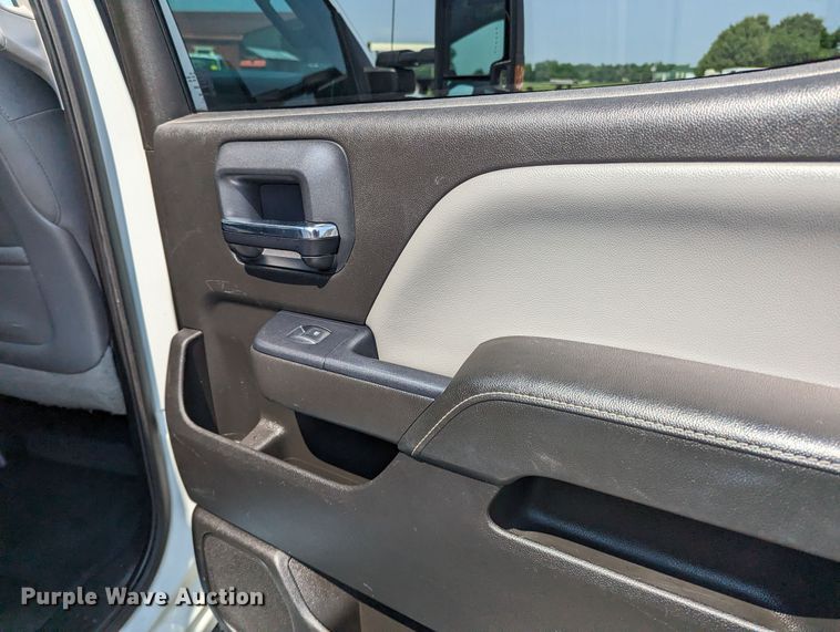 image for item MX9311 2015 Chevrolet Silverado 3500HD  Crew Cab utility bed pickup truck