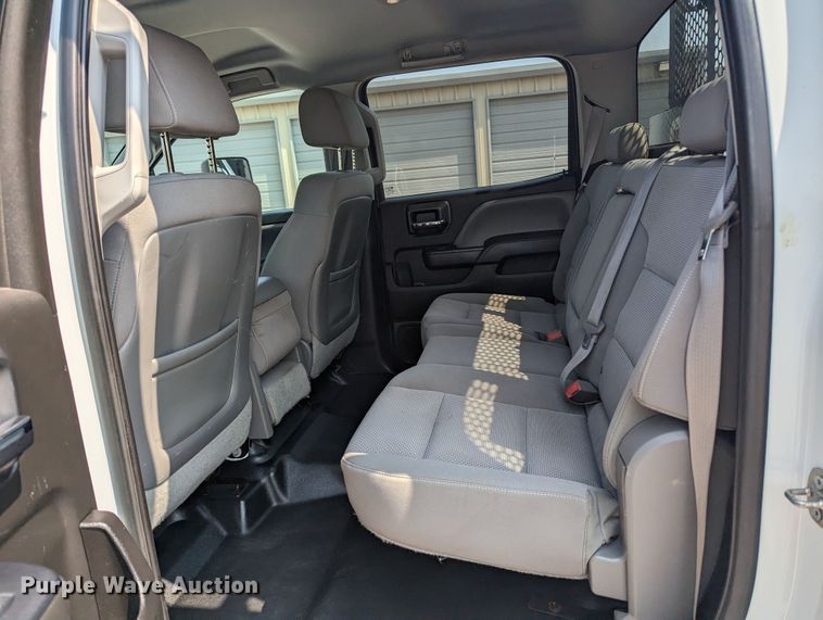 image for item MX9311 2015 Chevrolet Silverado 3500HD  Crew Cab utility bed pickup truck