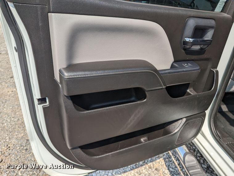 image for item MX9311 2015 Chevrolet Silverado 3500HD  Crew Cab utility bed pickup truck