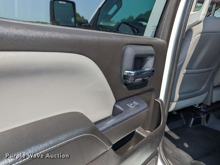 image for item MX9311 2015 Chevrolet Silverado 3500HD  Crew Cab utility bed pickup truck