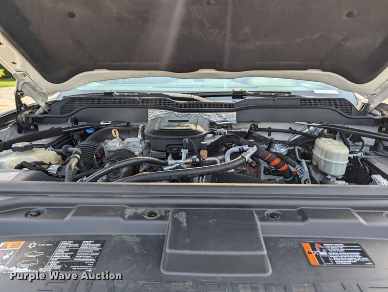 image for item MX9311 2015 Chevrolet Silverado 3500HD  Crew Cab utility bed pickup truck