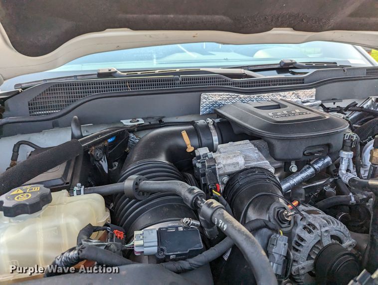 image for item MX9311 2015 Chevrolet Silverado 3500HD  Crew Cab utility bed pickup truck